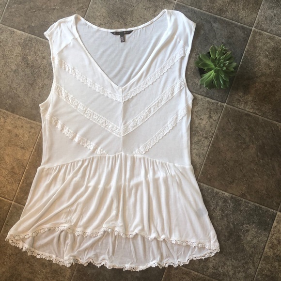 Victoria's Secret Tops - 🍁3/$25🍁 Victoria’s Secret chevron peplum top